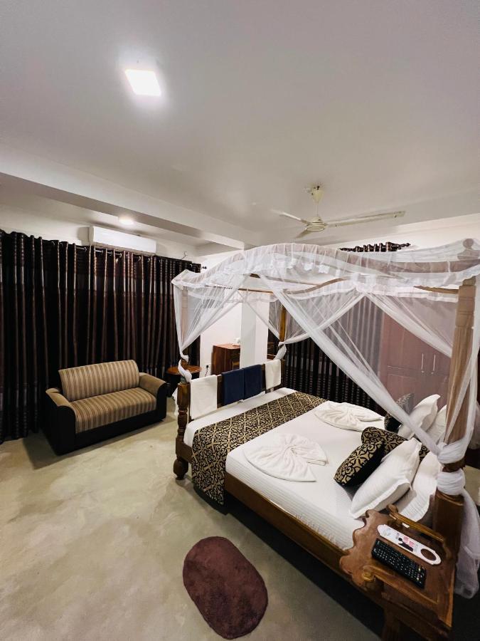 Top Secret Beach Hotel Matara Exterior photo