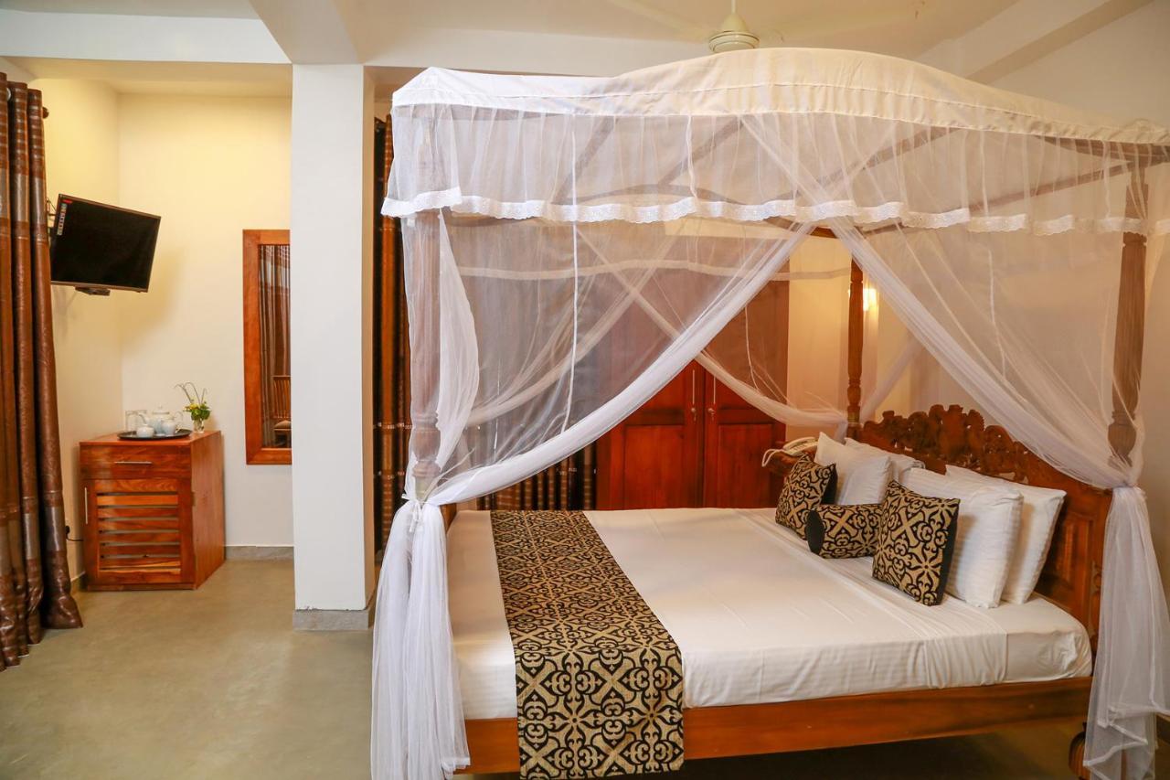 Top Secret Beach Hotel Matara Exterior photo
